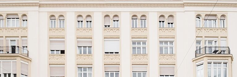 Facade of the Center for Teacher Education's building at Porzellangasse 4