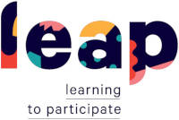 Leap Logo, schwarze Buchstaben mit Flecken in verschiedenen Farben