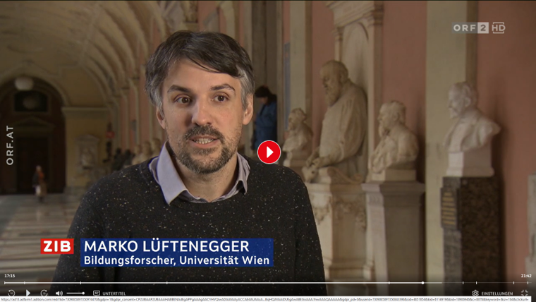 Marko Lüftenegger im Arkadenhof der Universität Wien